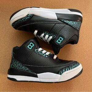 Kids Jordan 3 retro se Moto size 11C preowned